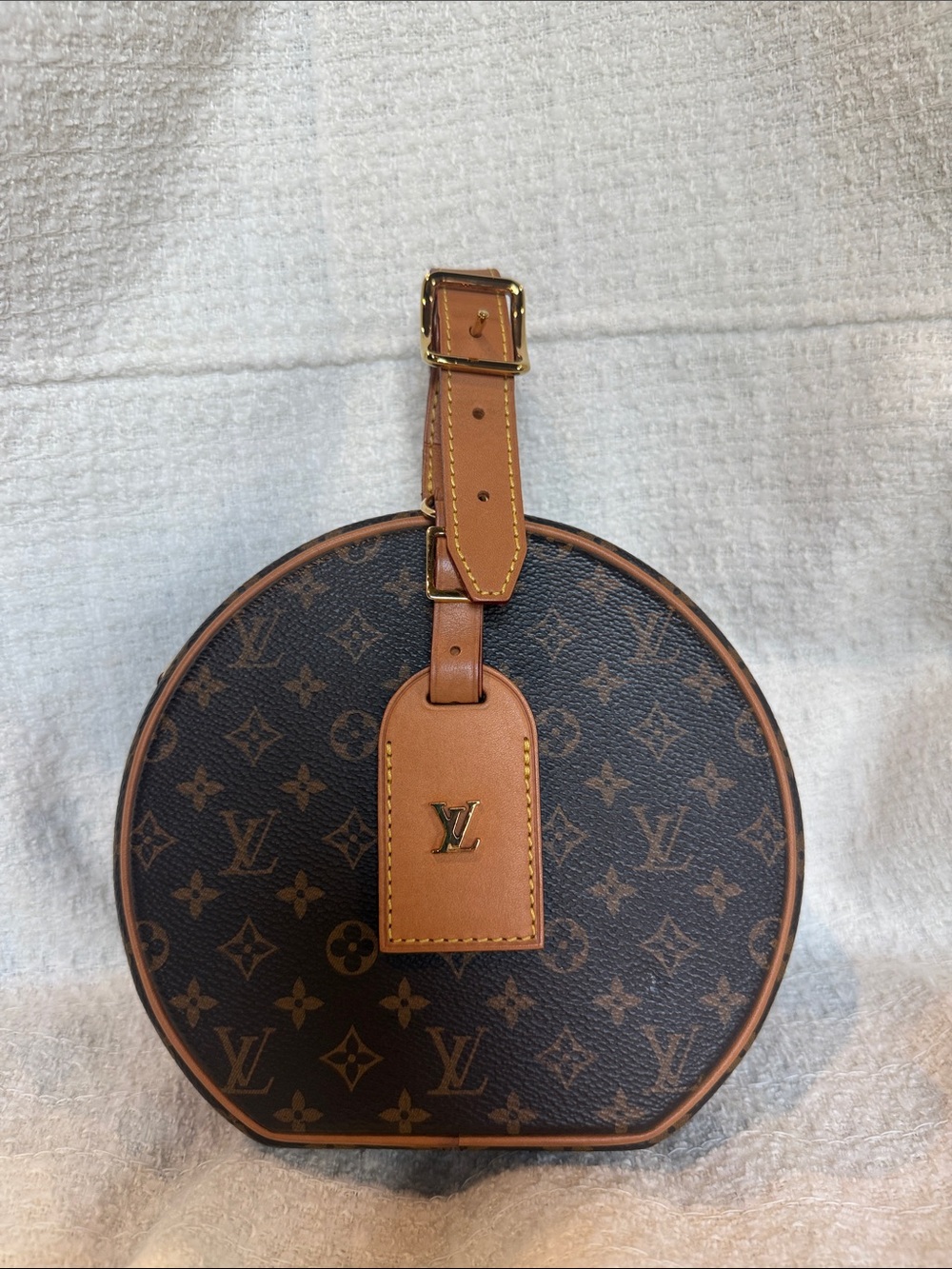 Louis Vuitton Round Crossbody Petite Boite Chapeau